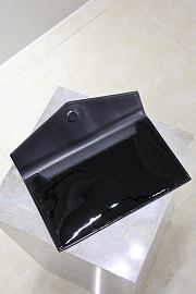 YSL Uptown Pouch In Patent Leather Black - 27x16x2cm - 3
