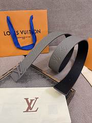 LV Taurillon 40mm Reversible Belt Gray M8662U - 3