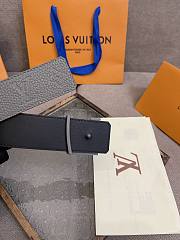 LV Taurillon 40mm Reversible Belt Gray M8662U - 2