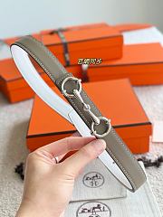 Lady Rider Belt Buckle & Reversible Leather Strap 24mm Taupe Swift / White Epsom Silver - 3