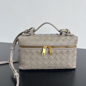 Bottega Veneta Bang Bang Vanity Case Limestone - 23x12.5x4cm