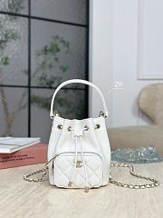 Chanel Clutch with Chain Grained Shiny Calfskin & Gold-Tone Metal White - 15x12.5x7.5cm - 1