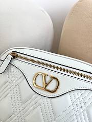 Valentino Garavani Quiltie 67 Medium Shoulder Bag In Quilted Nappa Leather White - 24x16x6.5cm - 2