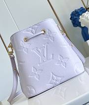  LV Icons NeoNoe BB Monogram Empreinte Misty Lilac M25675 - 20x20x13cm - 4