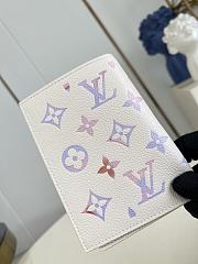 LV Passport Cover Monogram Empreinte Leather Dream Beige M25917 - 14x2.5x10cm - 6