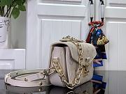 LV Pochette Métis East West Monogram Empreinte Leather Dream Cream M25682 - 21.5x13.5x6cm - 2
