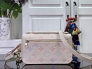 LV Pochette Métis East West Monogram Empreinte Leather Dream Cream M25682 - 21.5x13.5x6cm - 5