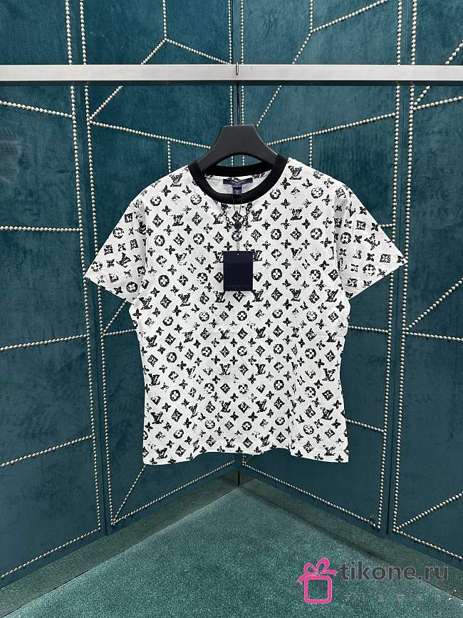 LV Monogram with Chain T-Shirt White - 1