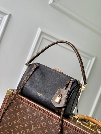 LV Express PM Fashion Leather Black M26039 - 26x17x13.5cm