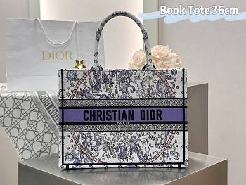 Dior Lucky Medium Dior Book Tote White and Blue Dior Night of Dreams Embroidery - 36x27.5x16.5cm