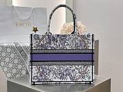 Dior Lucky Medium Dior Book Tote White and Blue Dior Night of Dreams Embroidery - 36x27.5x16.5cm - 2