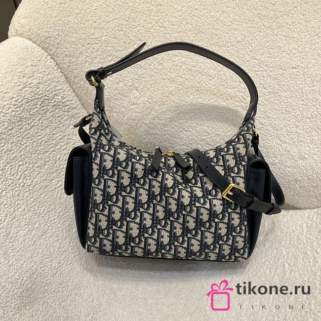 Meidum D-Dream Bag Blue Dior Oblique Jacquard and Smooth Calfskin - 28x26x10cm  - 1