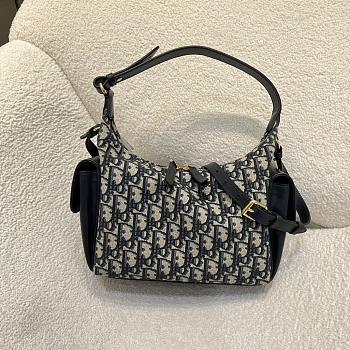 Meidum D-Dream Bag Blue Dior Oblique Jacquard and Smooth Calfskin - 28x26x10cm 