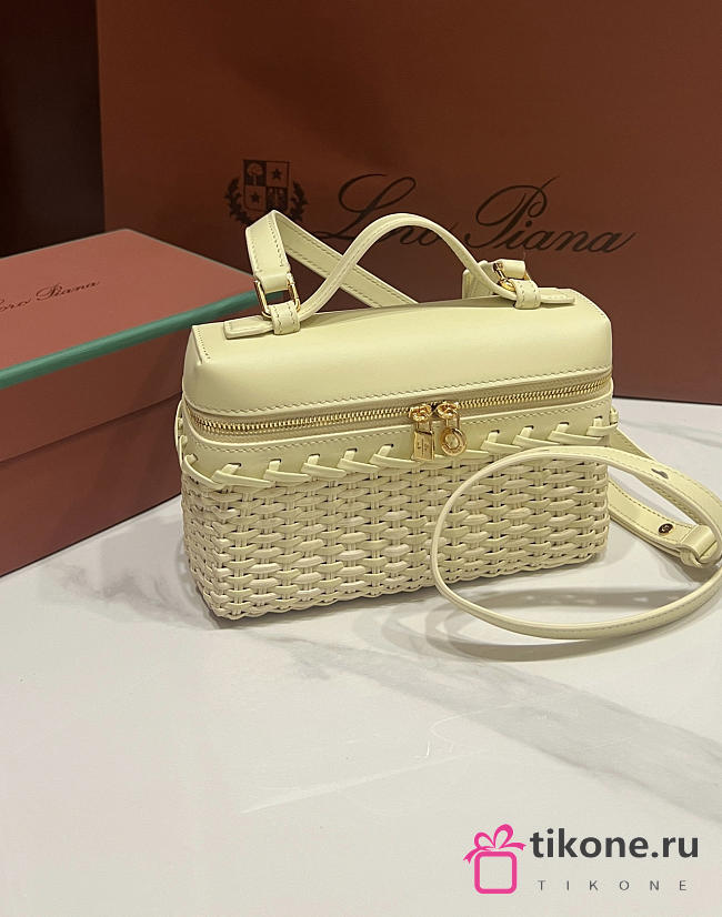 Loro Piana Extra Pocket L19 East West Wicker Rattan Cream - 19x12x7cm - 1