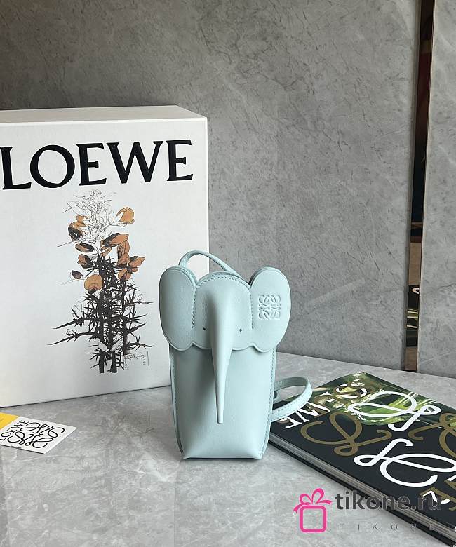 Loewe Elephant Pocket in Classic Calfskin Blue - 18x8x4cm - 1