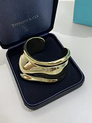 Tiffany&Co Elsa Peretti Meidum Bone Cuff in Sterling Gold - 3