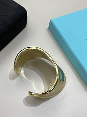 Tiffany&Co Elsa Peretti Meidum Bone Cuff in Sterling Gold - 4