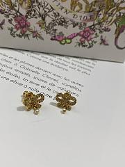 Le Nœud de Dior Earrings Gold Finish Metal with White Resin Pearls and Silver Tone Crystals - 3