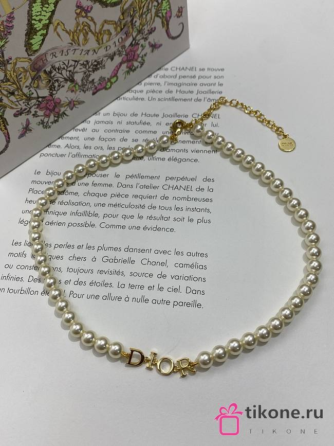Dio(r)evolution Necklace Gold Finish Metal and White Resin Pearls - 1