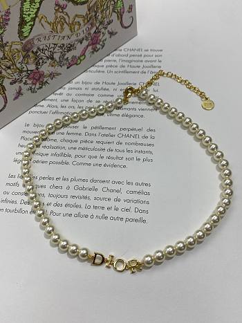 Dio(r)evolution Necklace Gold Finish Metal and White Resin Pearls