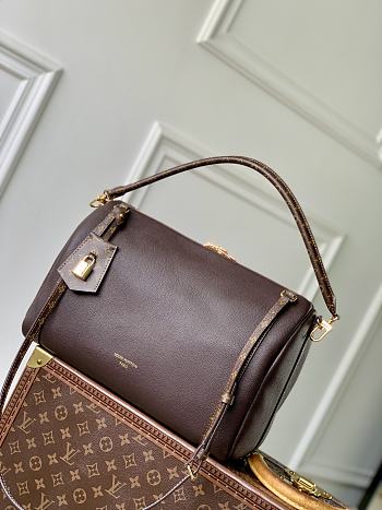 LV Express MM Fashion Leather Brown M26397 - 36x24x18.5cm
