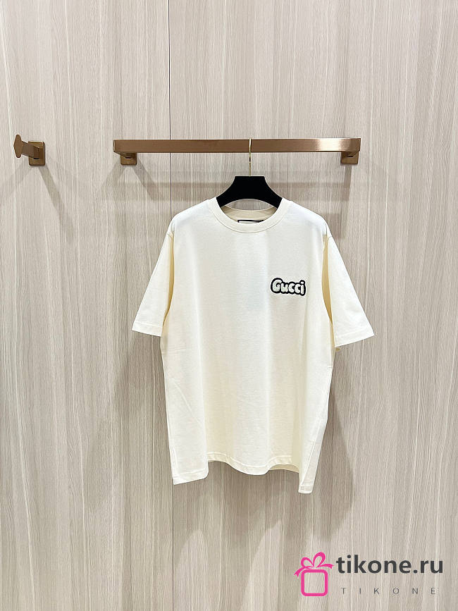 Gucci T-shirt With Embroidered Flocked Letters Beige  - 1
