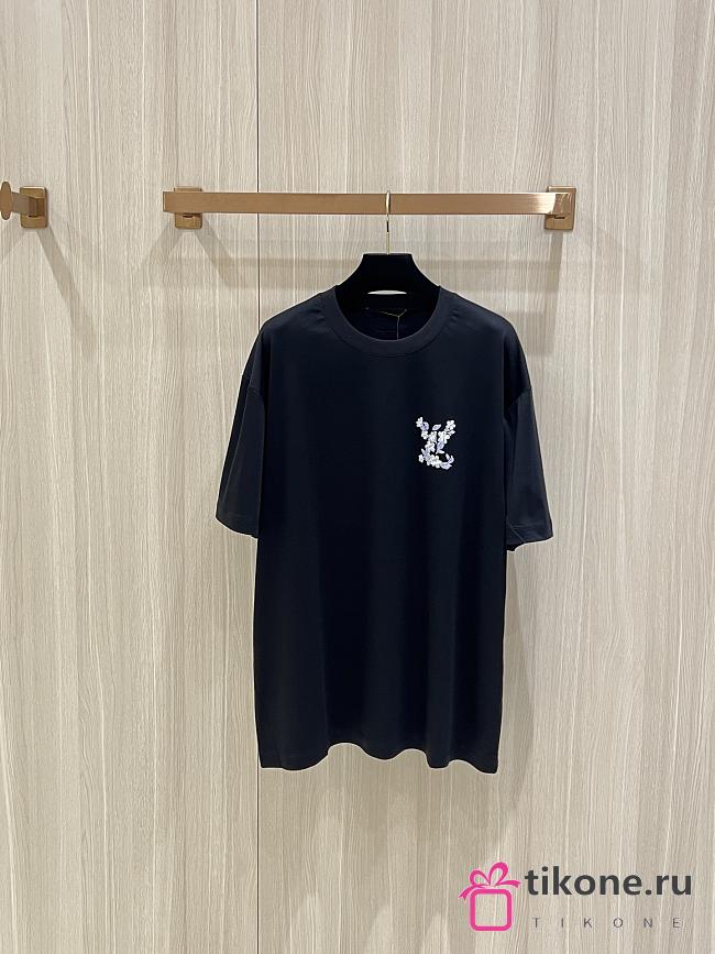 LV T-Shirt Large “LV” Floral Logo Pure Cotton Black - 1