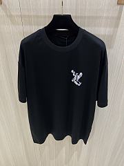 LV T-Shirt Large “LV” Floral Logo Pure Cotton Black - 4