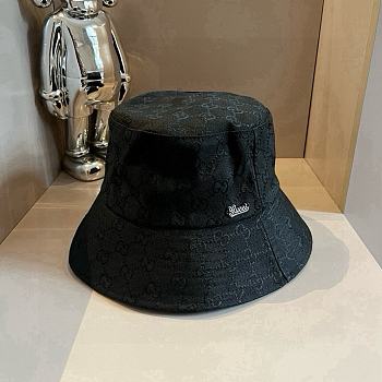 Gucci GG Supreme Canvas Bucket Hat in Black