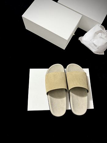 The Row Hugh Slide Beige in Suede 