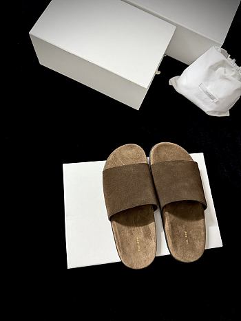 The Row Hugh Slide Brown in Suede 
