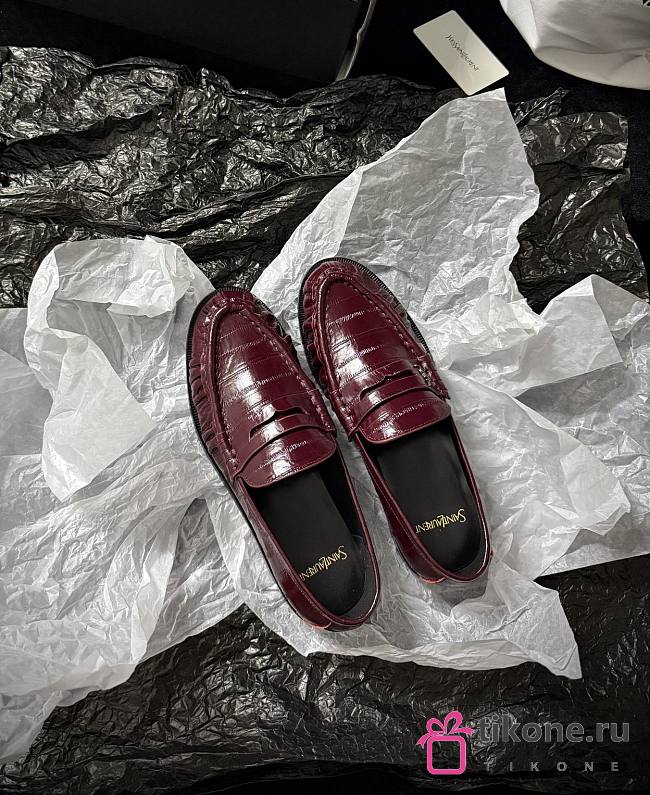 YSL Le Loafer Supple In Eel Burgundy - 1