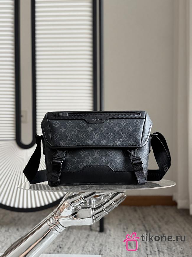 LV Messenger Voyager PM Monogram Eclipse Canvas M12517 - 33x22.5x11cm - 1