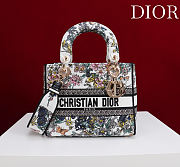 Dior Lucky Small Lady D-Lite Bag White Dior Flowers Calendar Allover Embroidery - 20x18x8cm - 1