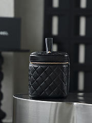 Chanel Caviar Quilted Vanity Pouch Black - 15x21x14cm - 2