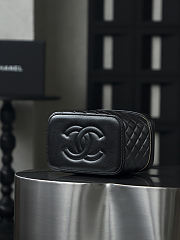 Chanel Caviar Quilted Vanity Pouch Black - 15x21x14cm - 6