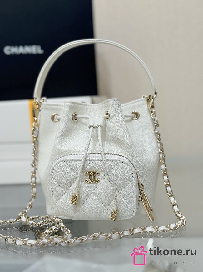 Chanel Clutch With Chain Grained Shiny Calfskin & Gold Tone Metal White - 15cmx12.5cmx7.5cm - 1
