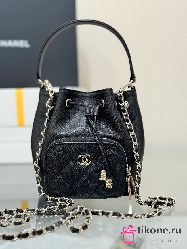 Chanel Clutch With Chain Grained Shiny Calfskin & Gold Tone Metal Black - 15x12.5x7.5cm - 1