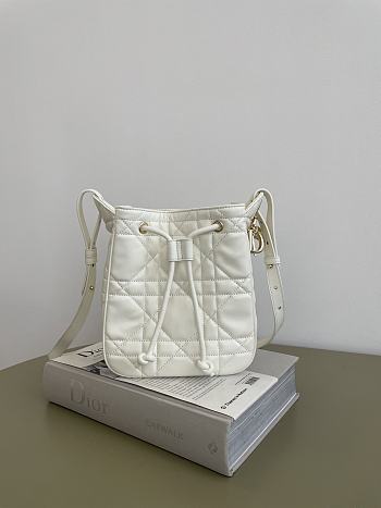 Dior Small D-Motion Bag White Macrocannage Lambskin - 17x19.5x11cm