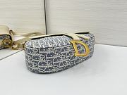 Medium Soft Saddle Bag with Strap Blue Dior Oblique Chambray with Raffia Effect and Light Biscuit Smooth Calfskin - 24x20x7cm - 5