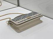 30 Montaigne Cigale Pouch with Chain Blue Dior Oblique Chambray with Raffia Effect and Light Biscuit Smooth Calfskin - 20.5x11x5cm - 4