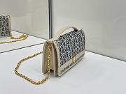 30 Montaigne Cigale Pouch with Chain Blue Dior Oblique Chambray with Raffia Effect and Light Biscuit Smooth Calfskin - 20.5x11x5cm - 3