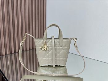 Small Dior Toujours Vertical Tote Bag Light Beige Macrocannage Calfskin - 18x16x12cm
