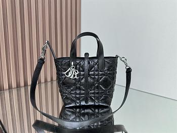 Small Dior Toujours Vertical Tote Bag Black Macrocannage Crinkled Calfskin - 18x16x12cm