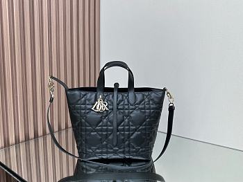 Medium Dior Toujours Vertical Tote Bag Black Macrocannage Calfskin - 23x24x16cm