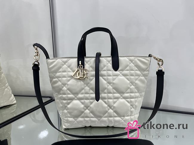 Medium Dior Toujours Vertical Tote Bag Two-Tone Latte and Black Macrocannage Calfskin - 23x24x16cm - 1