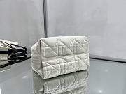 Medium Dior Toujours Vertical Tote Bag Two-Tone Latte and Black Macrocannage Calfskin - 23x24x16cm - 4