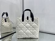 Medium Dior Toujours Vertical Tote Bag Two-Tone Latte and Black Macrocannage Calfskin - 23x24x16cm - 3