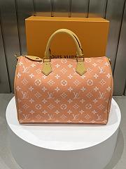LV Speedy P9 Bandouliere 40 Autres Cuirs Monogram Summer Peach M13919 - 40x26x23cm - 3