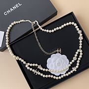 Spring-Summer 2025 Chanel Long Necklace Metal Glass Pearls & Diamantés Gold Pearly White & Multicolor - 4